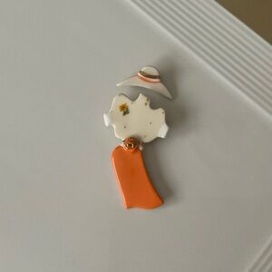 2-Piece Hat and Dress Artisan Pin Brooch 👒